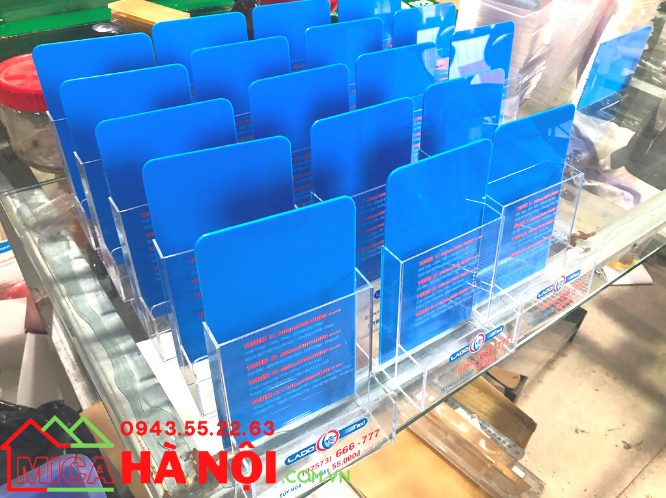 Kệ mica đựng tờ rơi Kệ mica đựng tờ rơi